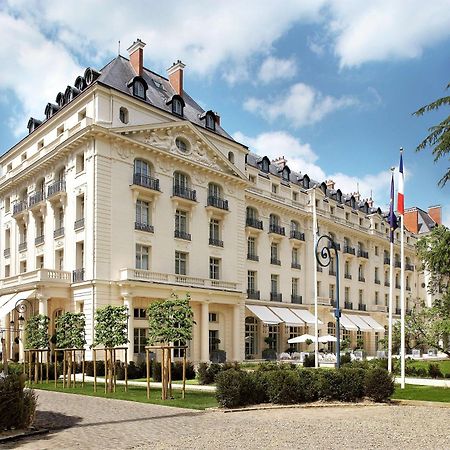 Waldorf Astoria Versailles - Trianon Palace Exterior photo