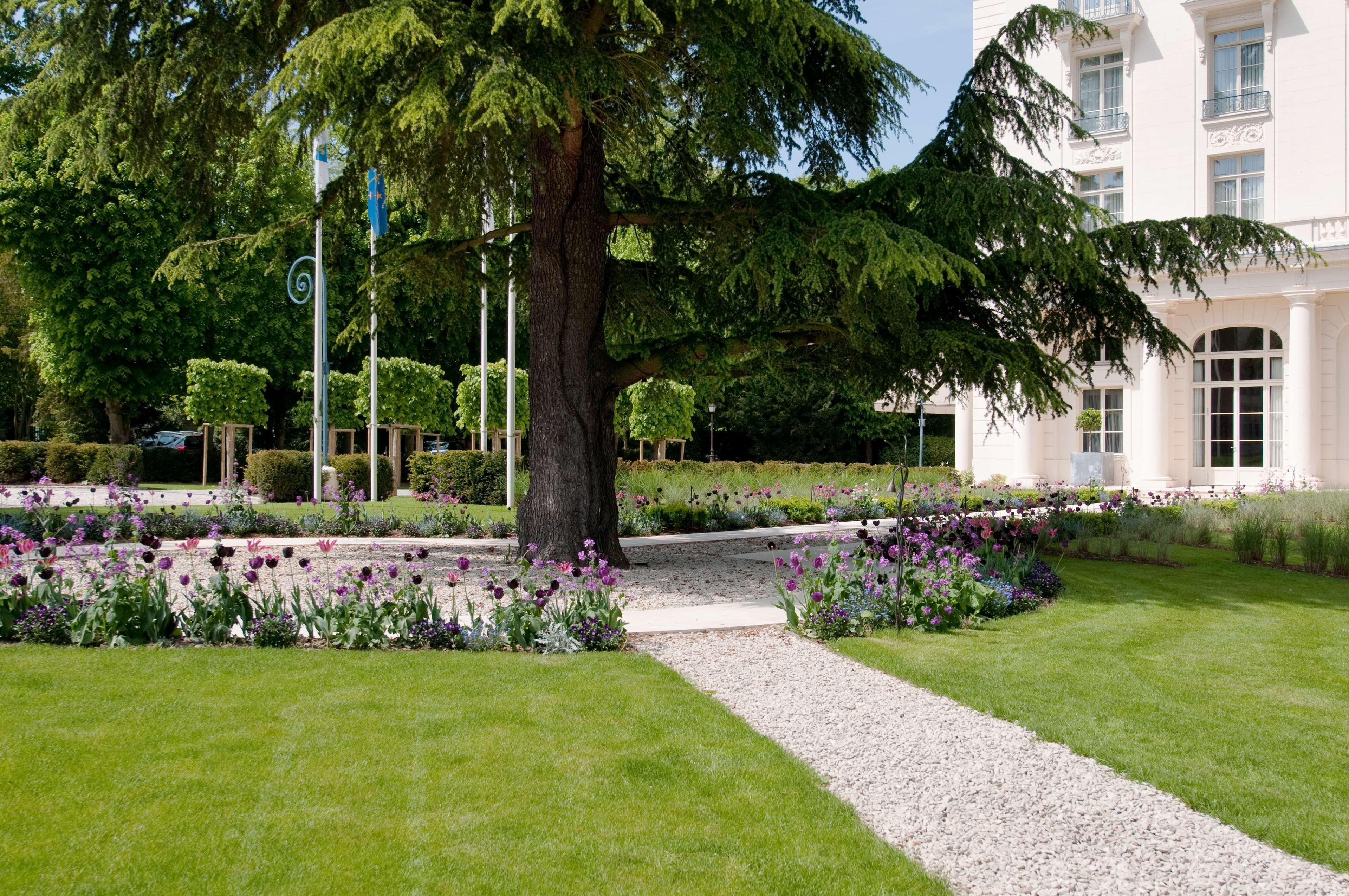 Waldorf Astoria Versailles - Trianon Palace Hotel Exterior photo