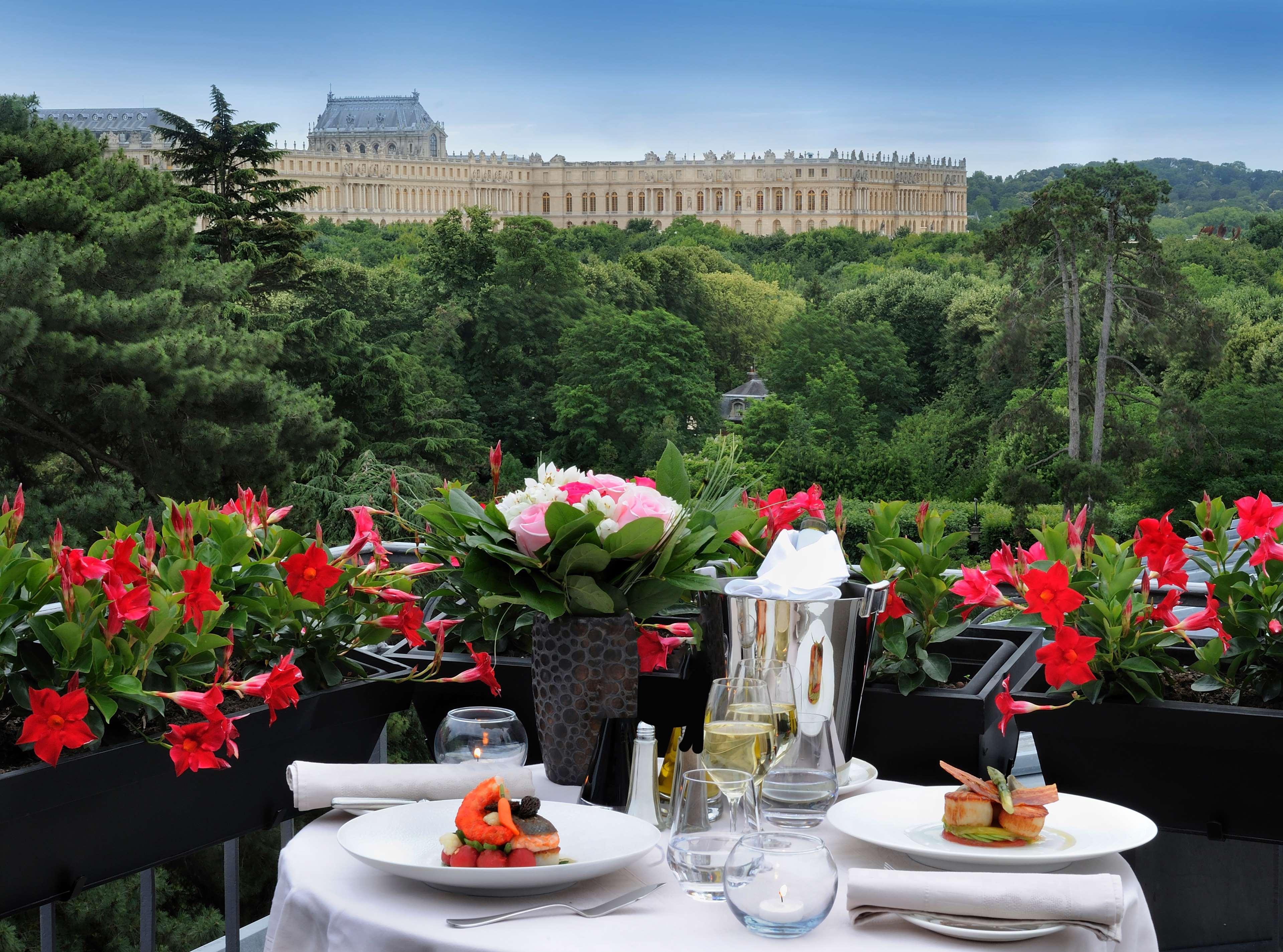 Waldorf Astoria Versailles - Trianon Palace Hotel Exterior photo