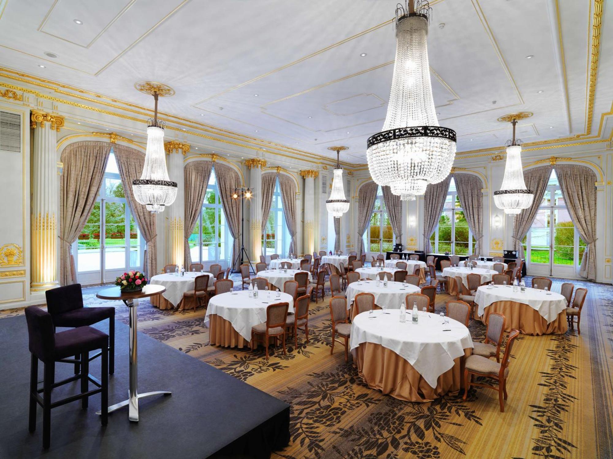 Waldorf Astoria Versailles - Trianon Palace Exterior photo