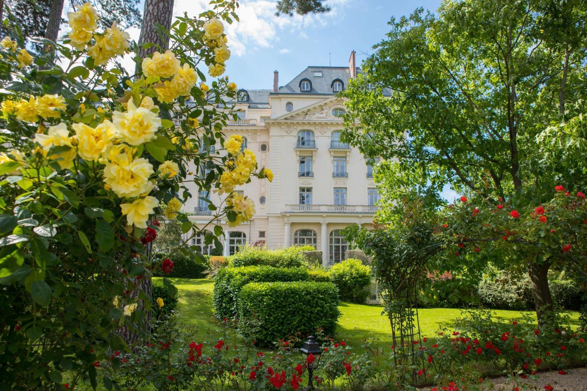 Waldorf Astoria Versailles - Trianon Palace Hotel Exterior photo