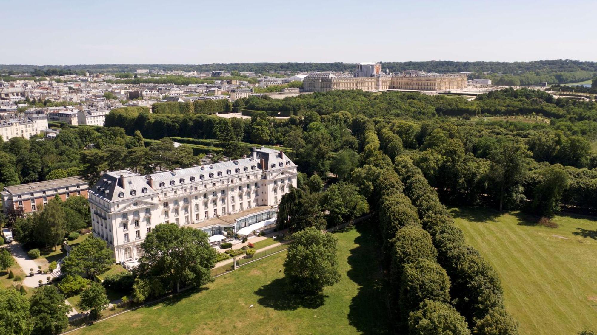 Waldorf Astoria Versailles - Trianon Palace Hotel Exterior photo