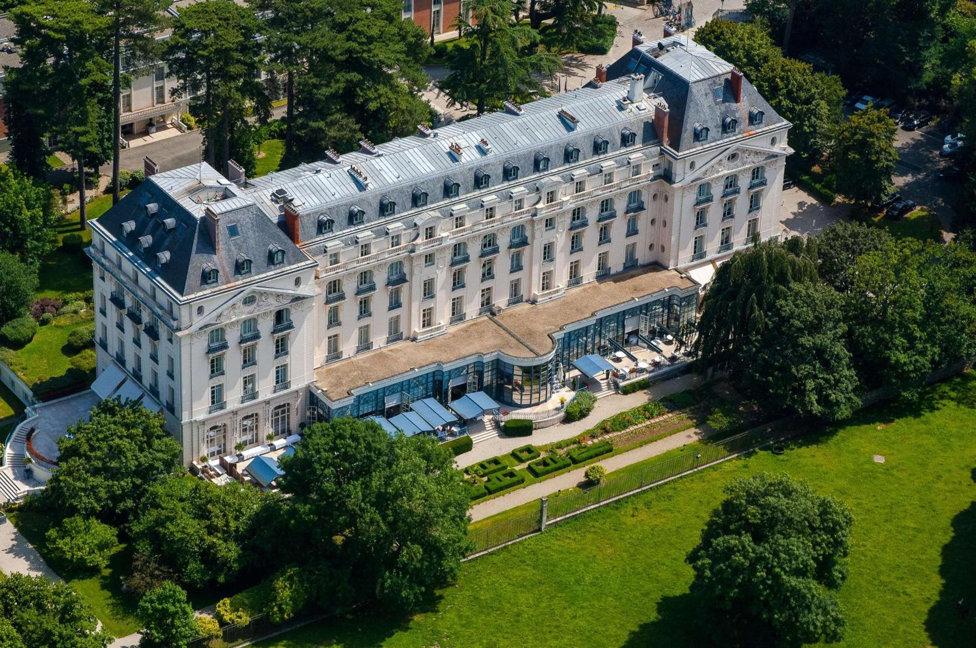 Waldorf Astoria Versailles - Trianon Palace Exterior photo