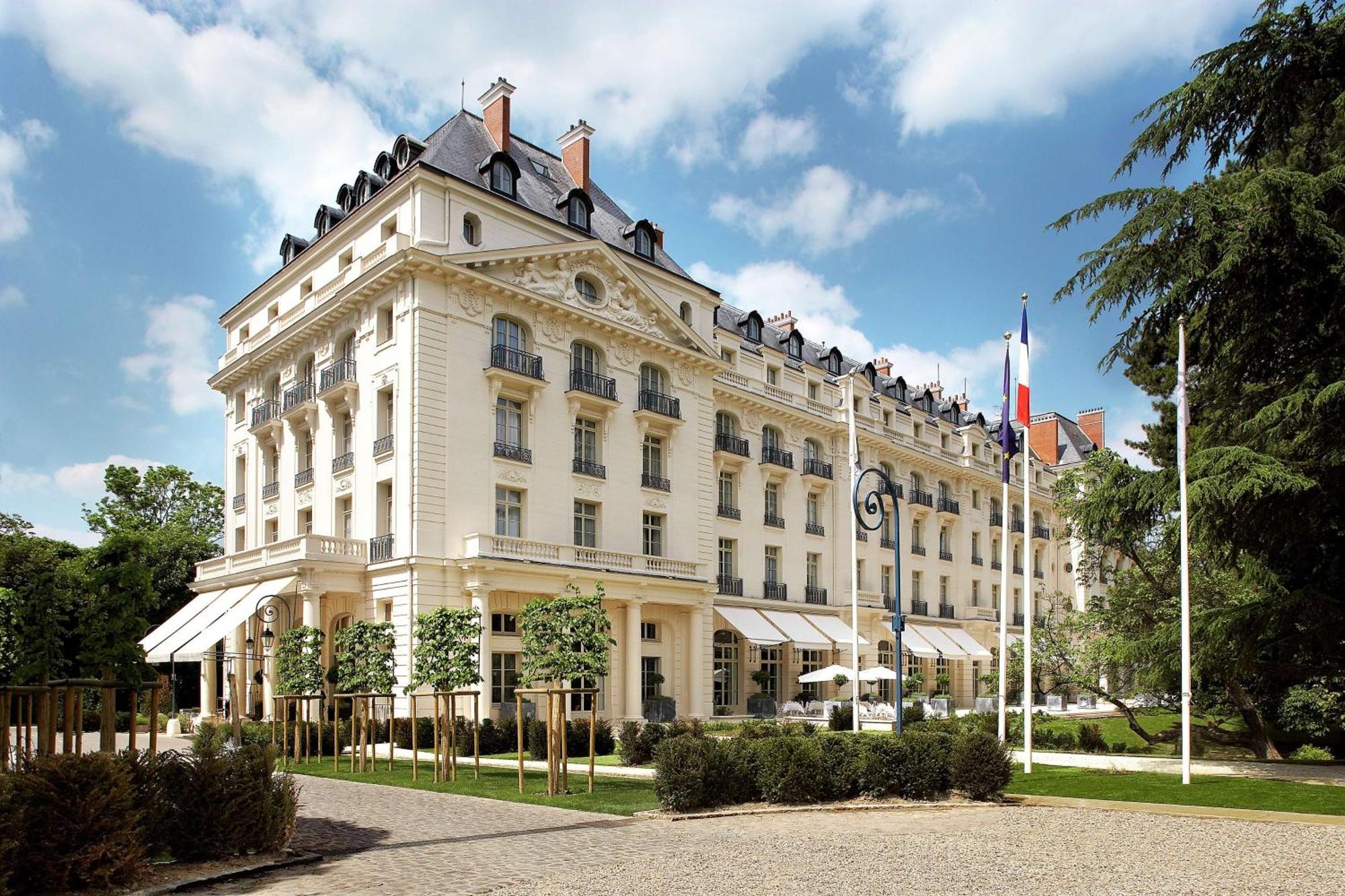 Waldorf Astoria Versailles - Trianon Palace Exterior photo