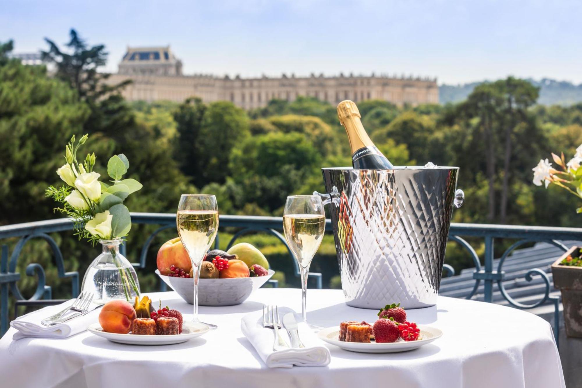 Waldorf Astoria Versailles - Trianon Palace Exterior photo