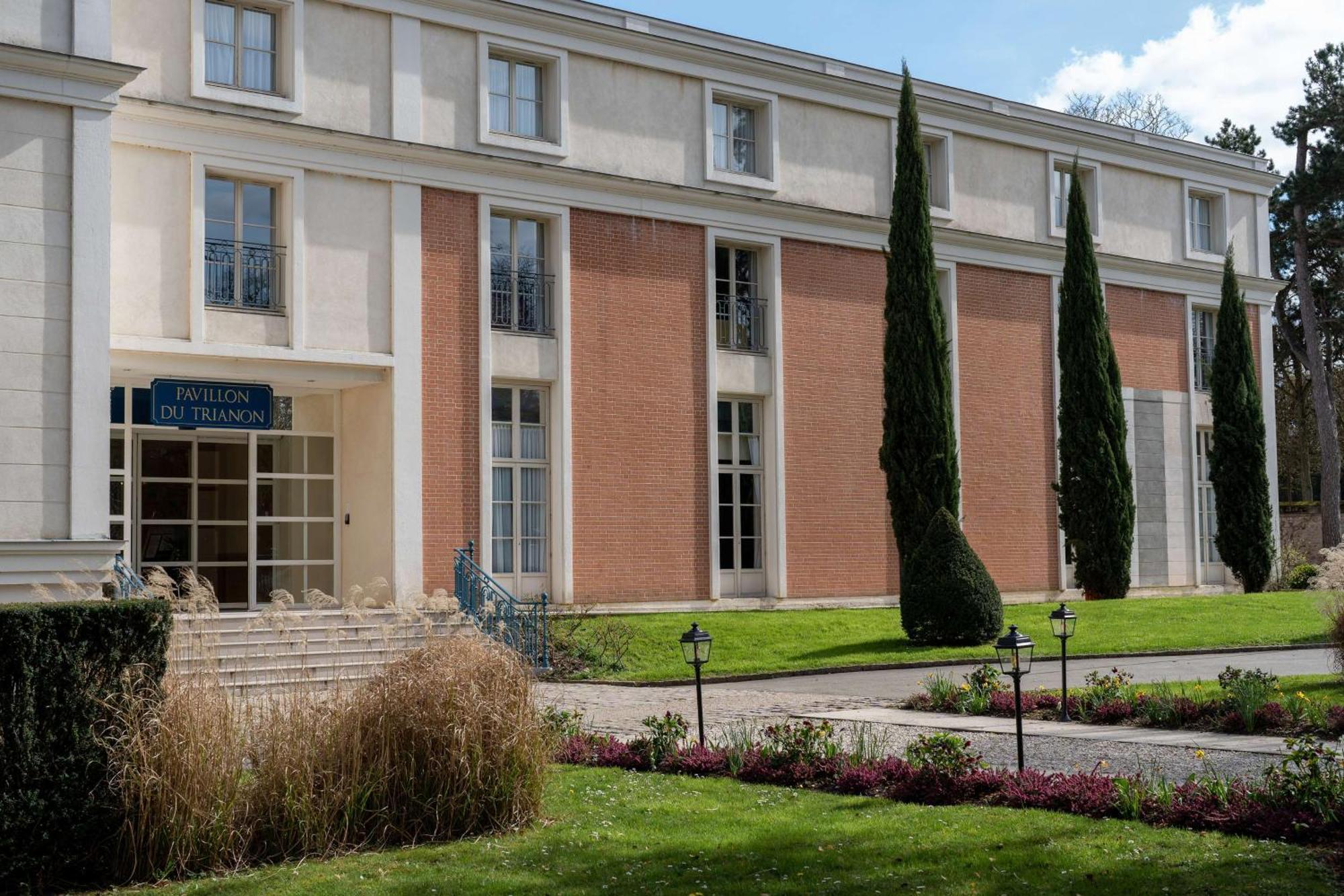 Waldorf Astoria Versailles - Trianon Palace Exterior photo