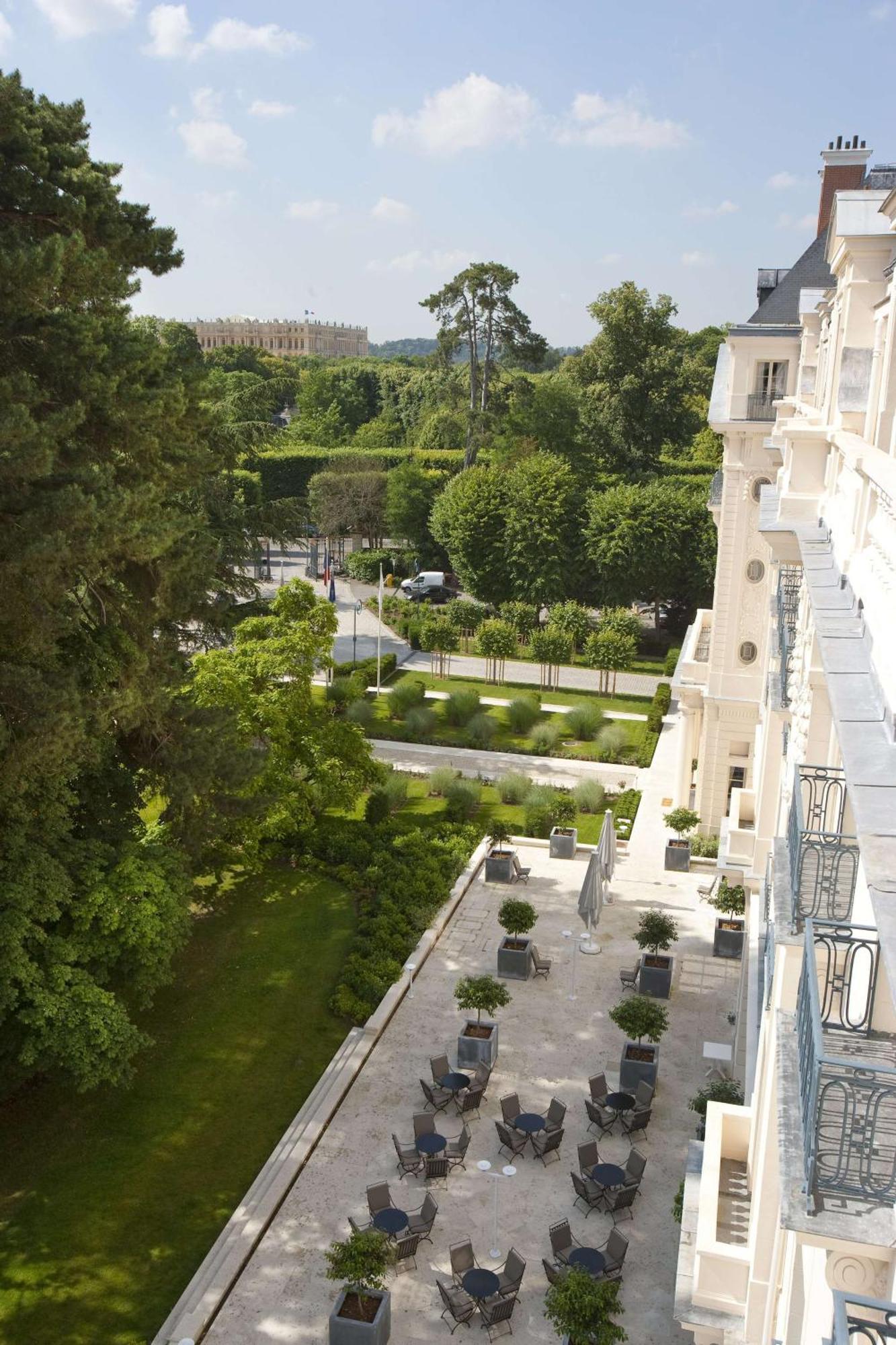 Waldorf Astoria Versailles - Trianon Palace Hotel Exterior photo